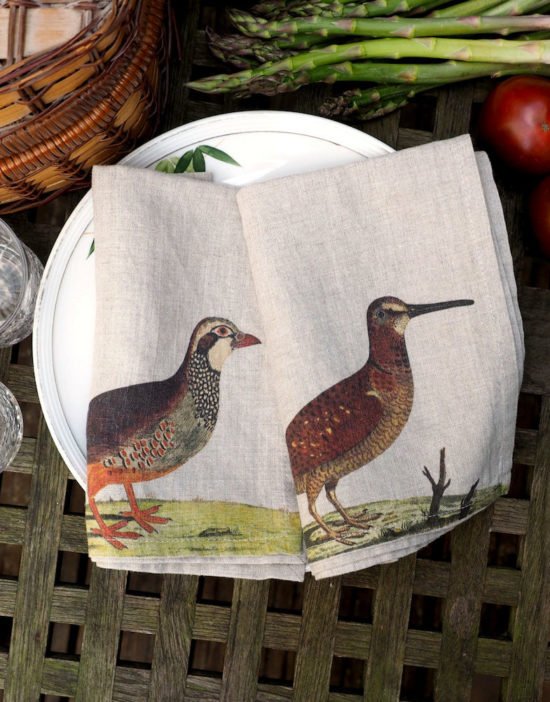 https://linoroom.com/wp-content/uploads/2018/10/Linen-table-napkins-wild-birds-from-linoroom-2-550x702.jpg