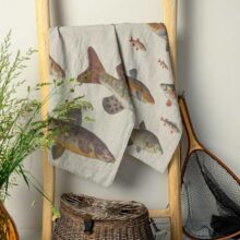 6001M-FF-Linoroom-Kitchen-Towels-Freshwater-Fish-Vertical-LR1