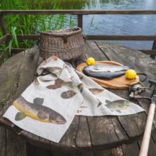 6001M-FF-Linoroom-Kitchen-Towels-Freshwater-Fish-Vertical-LR11