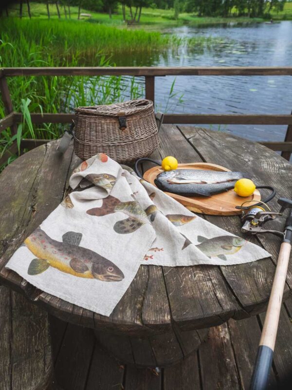 6001M-FF-Linoroom-Kitchen-Towels-Freshwater-Fish-Vertical-LR11