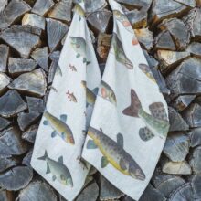 6001M-FF-Linoroom-Kitchen-Towels-Freshwater-Fish-Vertical-LR15