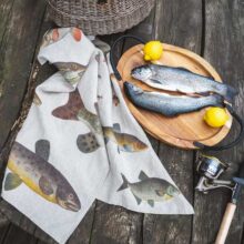 6001M-FF-Linoroom-Kitchen-Towels-Freshwater-Fish-Vertical-LR9