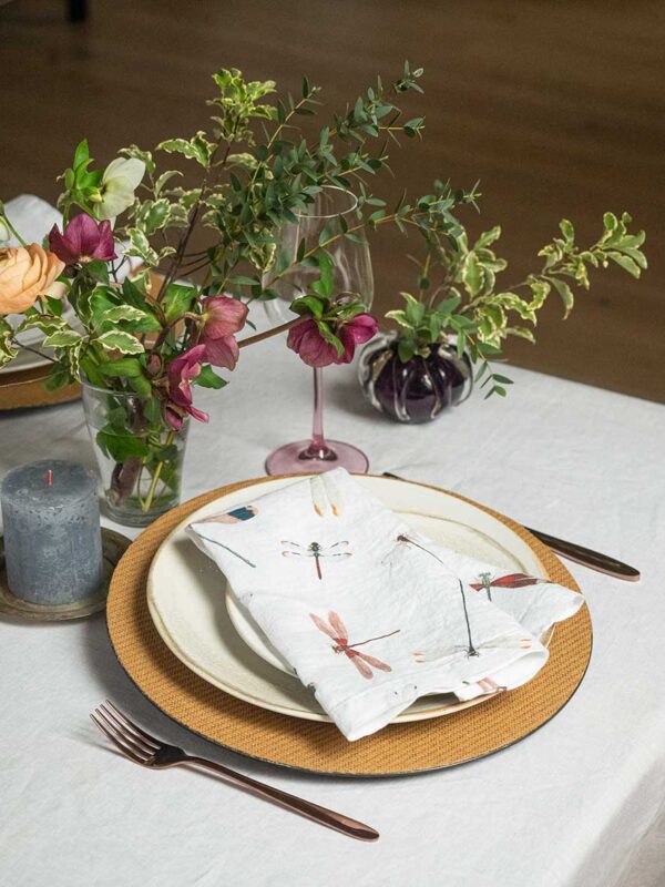 3002SU-D-Linoroom-Napkins-Dragonflies-Vertical-LR4