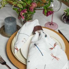 3002SU-D-Linoroom-Napkins-Dragonflies-Vertical-LR7