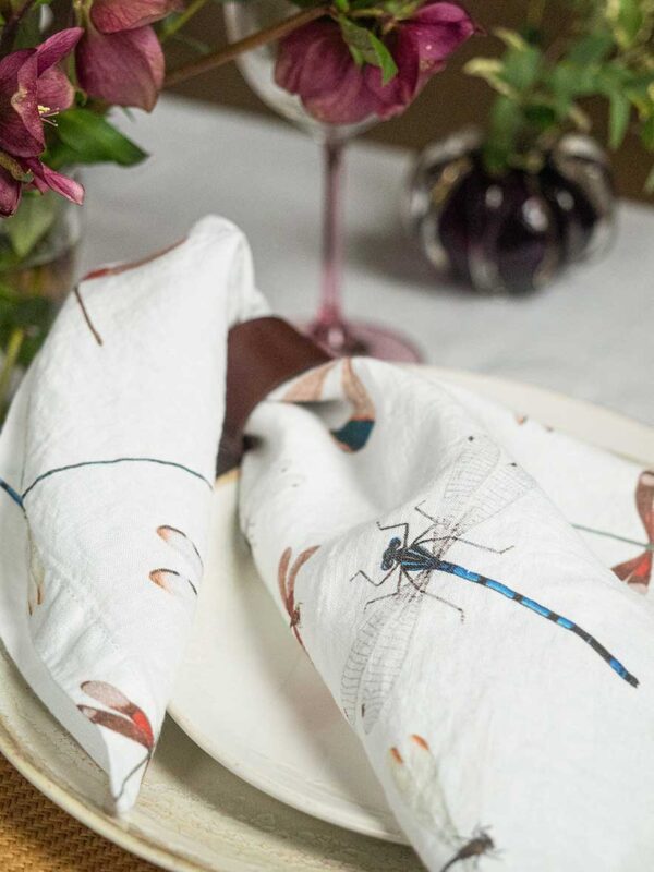 3002SU-D-Linoroom-Napkins-Dragonflies-Vertical-LR8
