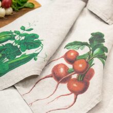 Linoroom-kitchen-towels-radish-and-peas-vertical-lr5