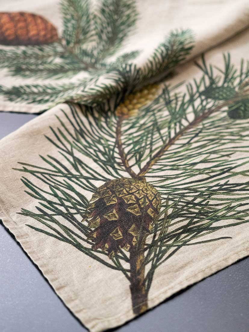 https://linoroom.com/wp-content/uploads/2021/09/Linoroom-kitchen-towels-spruce-and-pine-LR4.jpg