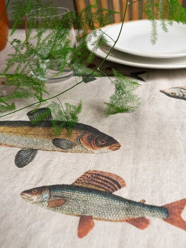 8002SUR-FS-Linoroom-table-runner-Fishes-LR2