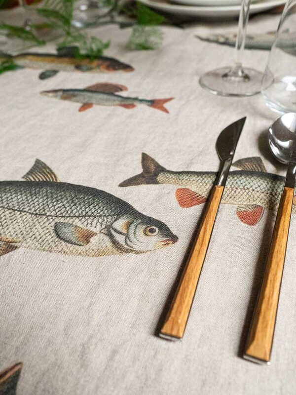 8002SUR-FS-Linoroom-table-runner-Fishes-LR3