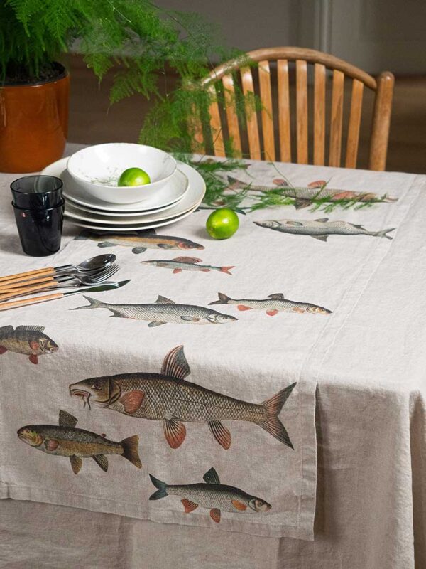 8002SUR-FS-Linoroom-table-runner-Fishes-LR5