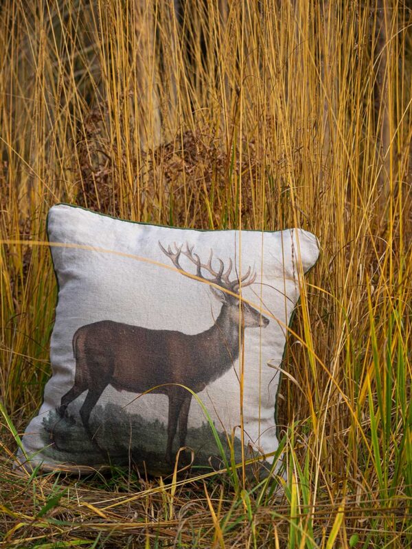 Linoroom-cushion-deer-LR