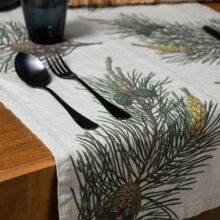 Linoroom-table-runner-pine-LR5