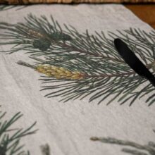 Linoroom-table-runner-pine-LR6