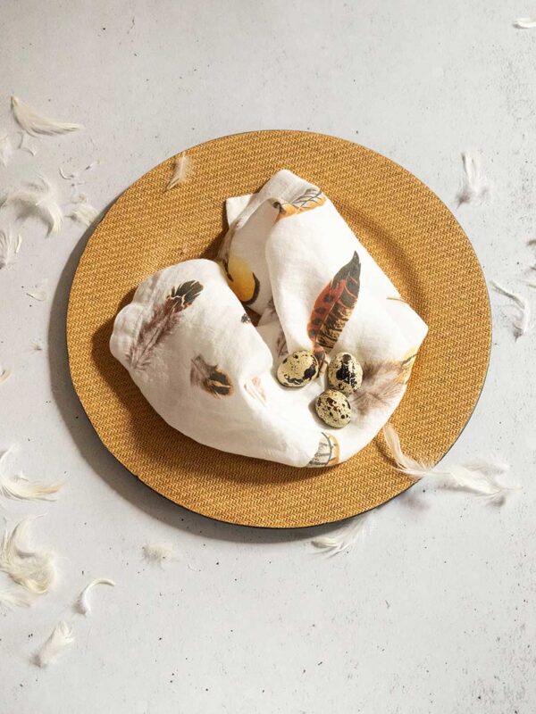 3002SU-FEOF-Linoroom-Napkins-feathers-Vertical-LR16