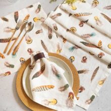 3002SU-FEOF-Linoroom-Napkins-feathers-Vertical-LR19