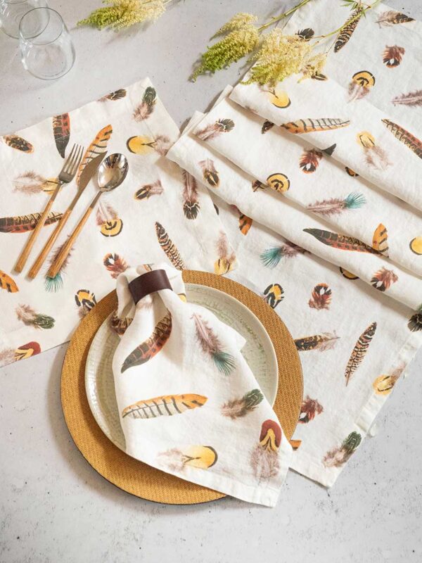 3002SU-FEOF-Linoroom-Napkins-feathers-Vertical-LR19