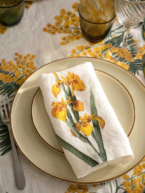3002SU-YFP6O-Linoroom-Napkins-Yellow-flowers-Vertical-LR1