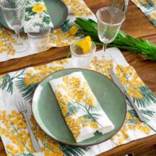 3002SU-YFP6O-Linoroom-Napkins-Yellow-flowers-Vertical-LR22