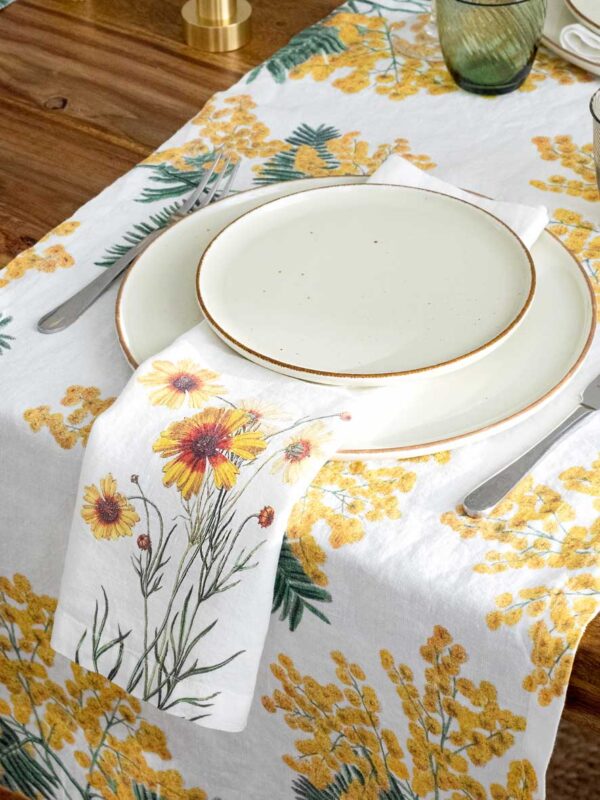 3002SU-YFP6O-Linoroom-Napkins-Yellow-flowers-Vertical-LR7