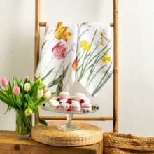 6001M-TNW-Linoroom-Kitchen-Towels-Tulips&Narcissus-Vertical-LR1 Tulips and Narcissus linen kitchen towels by Linoroom