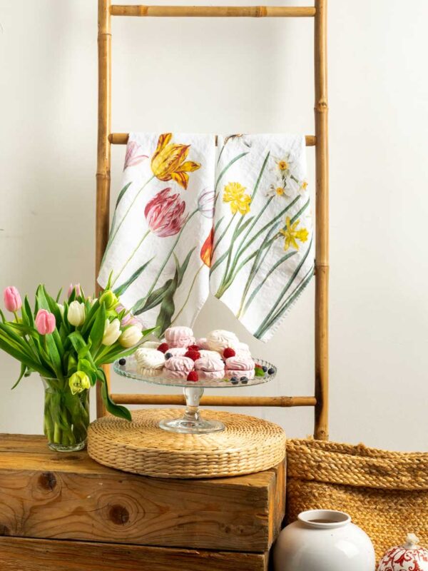 6001M-TNW-Linoroom-Kitchen-Towels-Tulips&Narcissus-Vertical-LR1 Tulips and Narcissus linen kitchen towels by Linoroom