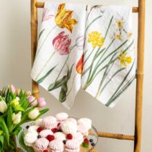 6001M-TNW-Linoroom-Kitchen-Towels-Tulips&Narcissus-Vertical-LR2