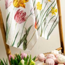 6001M-TNW-Linoroom-Kitchen-Towels-Tulips&Narcissus-Vertical-LR3