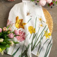 6001M-TNW-Linoroom-Kitchen-Towels-Tulips&Narcissus-Vertical-LR4