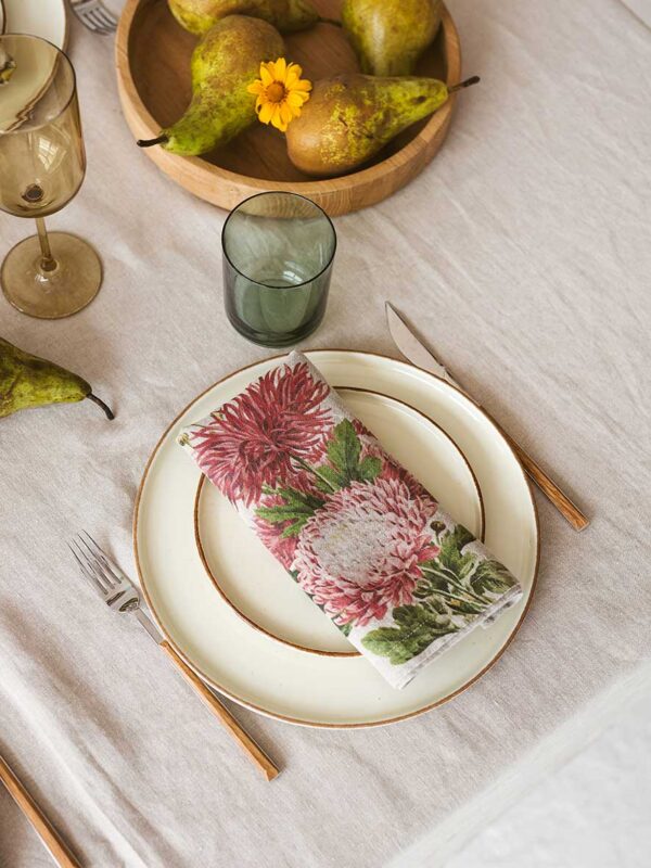 3002SU-CFP6-Linoroom-Napkins-Country-Flowers-Vertical-LR22