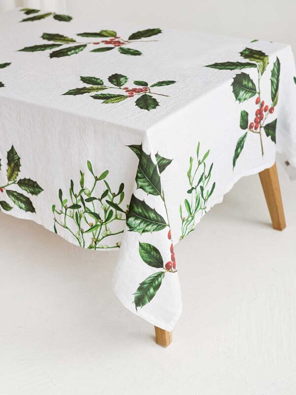 4006S-HMW-Linoroom-Tablecloth-Holly-and-Misletoe-Vertical-LR7