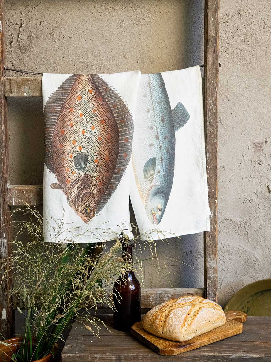 https://linoroom.com/wp-content/uploads/2023/09/6001M-STOT-Linoroom-Kitchen-Towels-Salmon-and-Turbot-Vertical-LR3.jpg