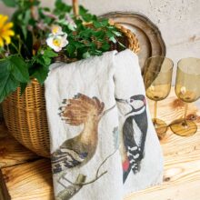 6001M-WH-Linoroom-Kitchen-Towels-Woodpecker-and-Hoopoe-Vertical-LR3 Linen kitchen towels by Linoroom