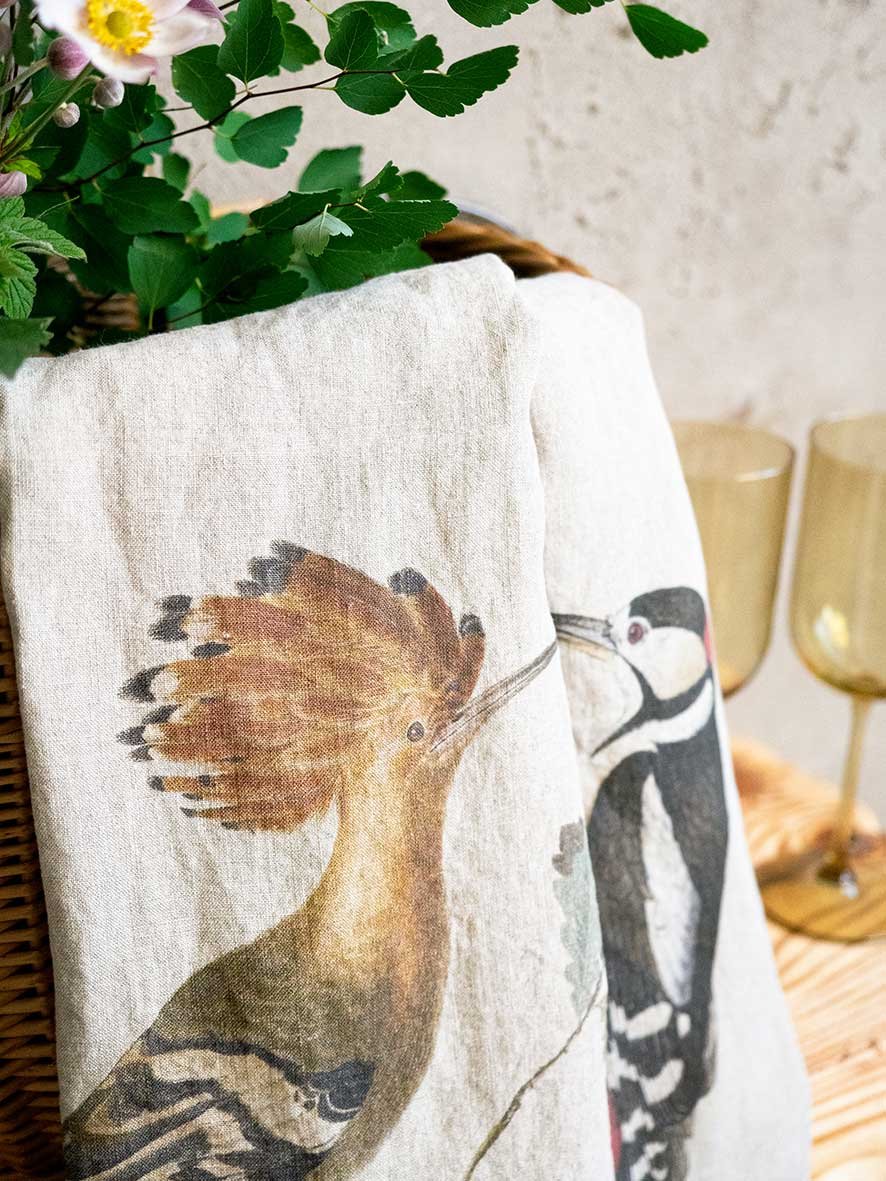 https://linoroom.com/wp-content/uploads/2023/09/6001M-WH-Linoroom-Kitchen-Towels-Woodpecker-and-Hoopoe-Vertical-LR4.jpg
