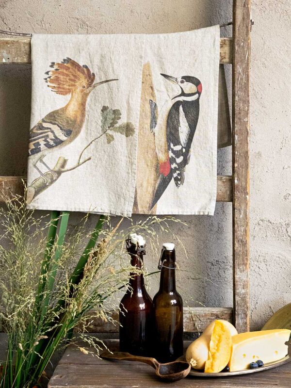 6001M-WH-Linoroom-Kitchen-Towels-Woodpecker-and-Hoopoe-Vertical-LR5