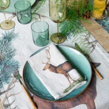 8002SUR-AP-Linoroom-Table-Runner-Wild-Animals-Vertical-LR4