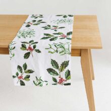 8002SUR-HMW-Linoroom-Table-Runner-Holly-and-Misletoe-Vertical-LR12