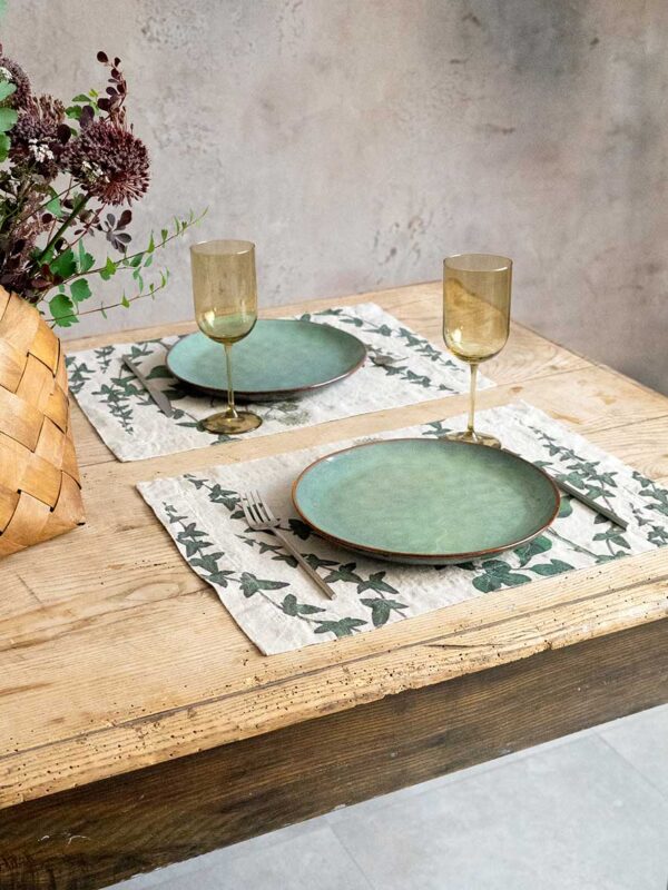 8003SUM-I-Linoroom-Placemat-Ivy-Vertical-LR5