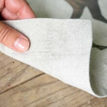 8003SUM-NA1-Linoroom-Placemat-Wild-Deer-Vertical-LR4