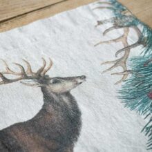 8003SUM-NA1-Linoroom-Placemat-Wild-Deer-Vertical-LR5