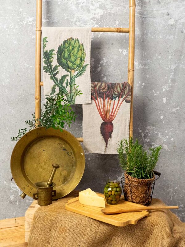 6001M-BA-Linoroom-Kitchen-towels-artichoke-and-beetroot-WEB-LR2