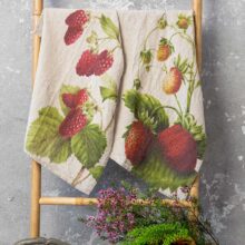 6001M-SR-Linoroom-kitchen-towels-strawberry-and-raspberry-WEB-LR2 Wild berries linen kitchen towels by Linoroom