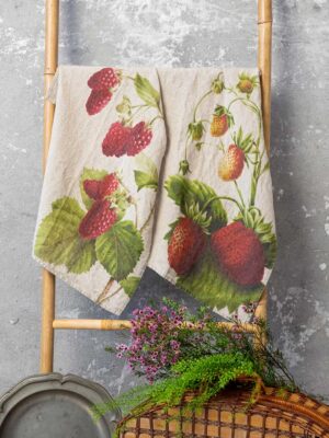Wild berries linen kitchen towels by Linoroom