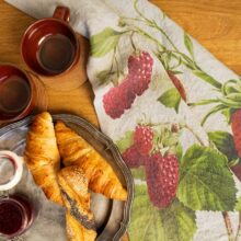 6001M-SR-Linoroom-kitchen-towels-strawberry-and-raspberry-WEB-LR4