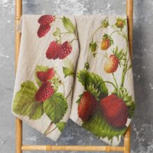 6001M-SR-Linoroom-kitchen-towels-strawberry-and-raspberry-WEB-LR6