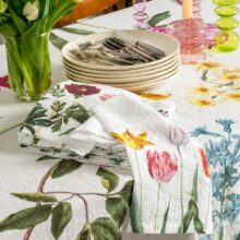 3002SU-EFP6W-Linoroom-Napkins-Early-Flowers-Vertical-LR10