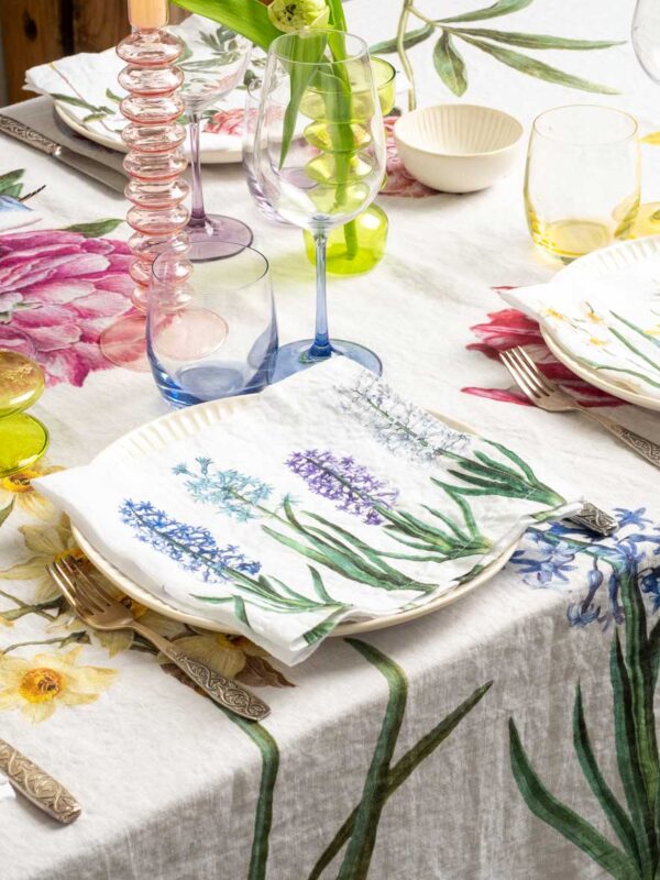3002SU-EFP6W-Linoroom-Napkins-Early-Flowers-Vertical-LR5