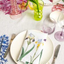 3002SU-EFP6W-Linoroom-Napkins-Early-Flowers-Vertical-LR8