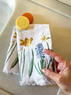 Early Flowers linen guest towels by Linoroom