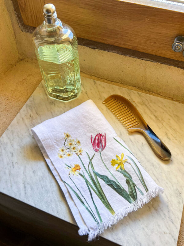 5001S-EF-Linoroom-Guest-Towel-Vertical-LR3