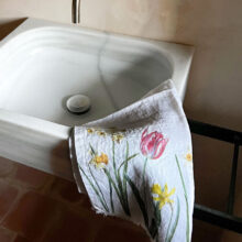 5002S-EF-Linoroom-Hand-Towel-Vertical-LR3c Early Flowers Linen hand towel by Linoroom